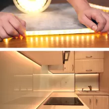 LED strip i kök under skåp för indirekt ljussättning ser exklusivt ut